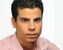 סיים תואר ראשון באו"פ בגיל 18